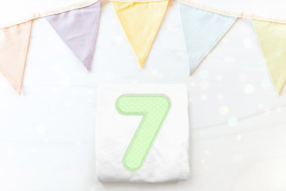 Cute Round Number 7 for Seasonal Embroidery